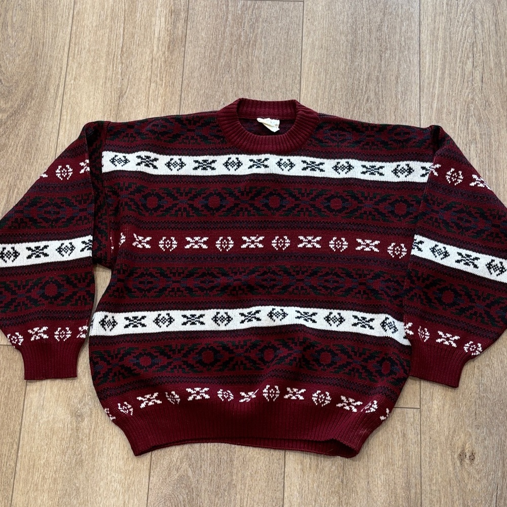 Northwest Men's Burgundy Black White Crewneck Sweater